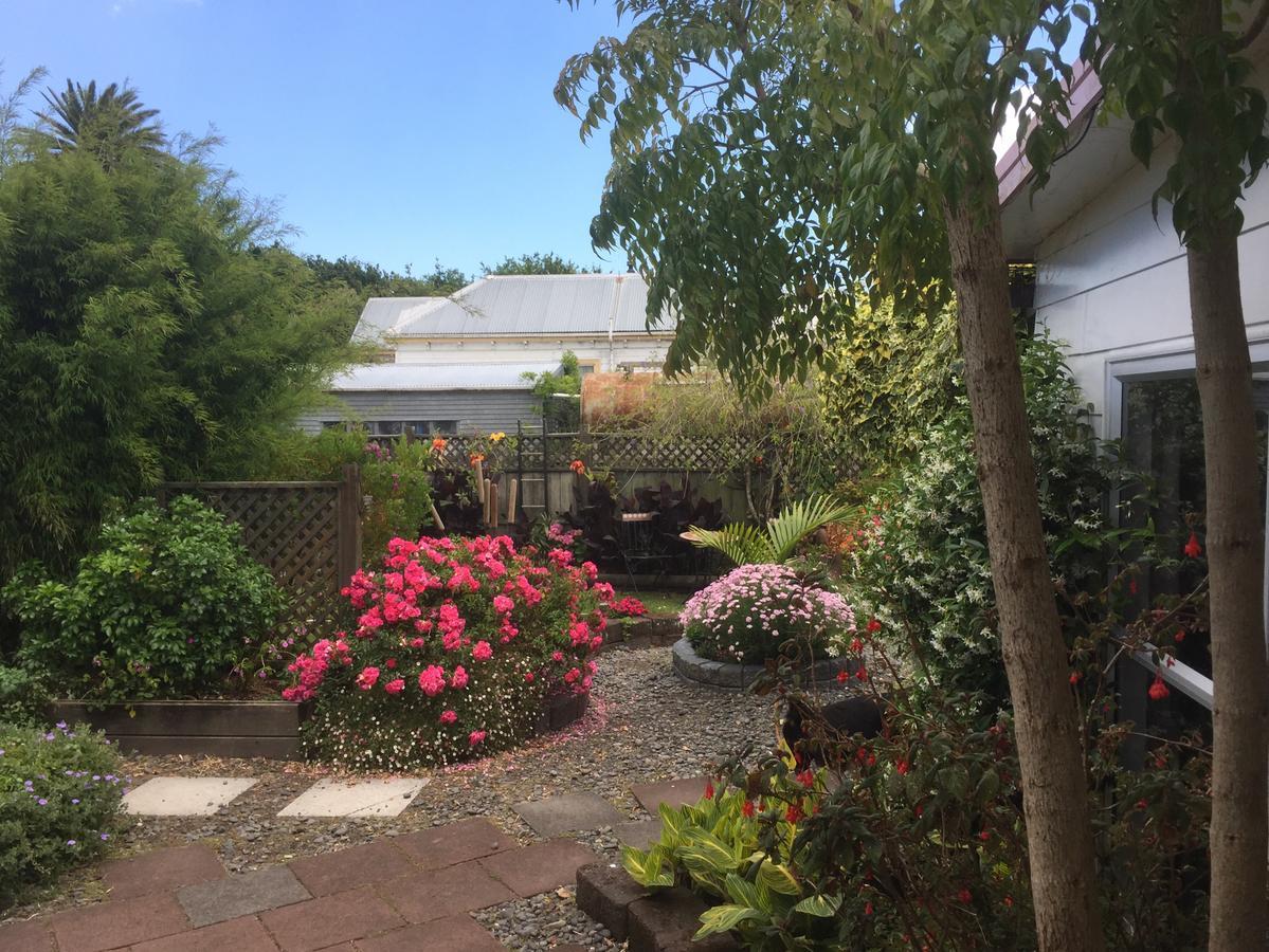 The Olive Grove Guest House Te Kopuru Екстериор снимка