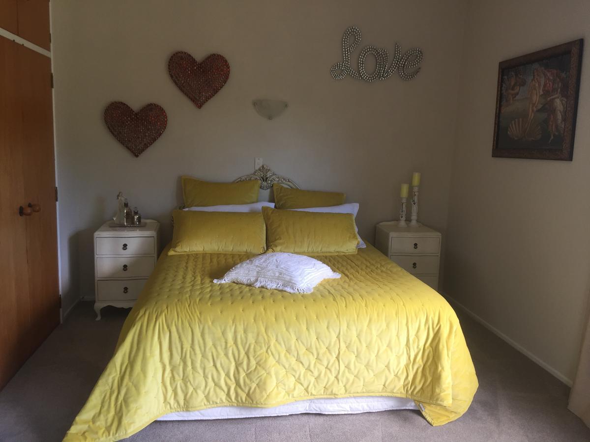 The Olive Grove Guest House Te Kopuru Екстериор снимка