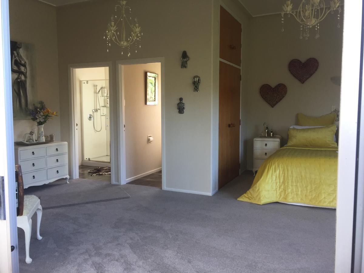 The Olive Grove Guest House Te Kopuru Екстериор снимка
