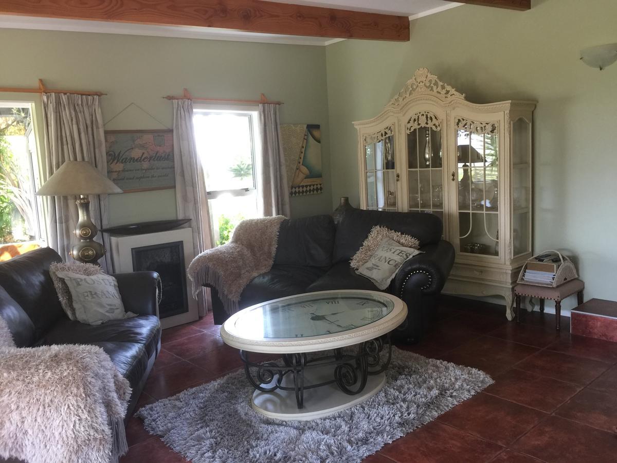 The Olive Grove Guest House Te Kopuru Екстериор снимка