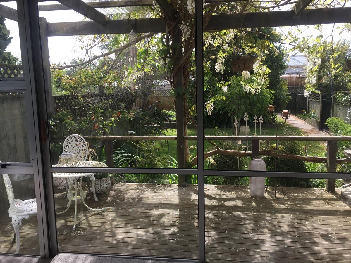 The Olive Grove Guest House Te Kopuru Екстериор снимка