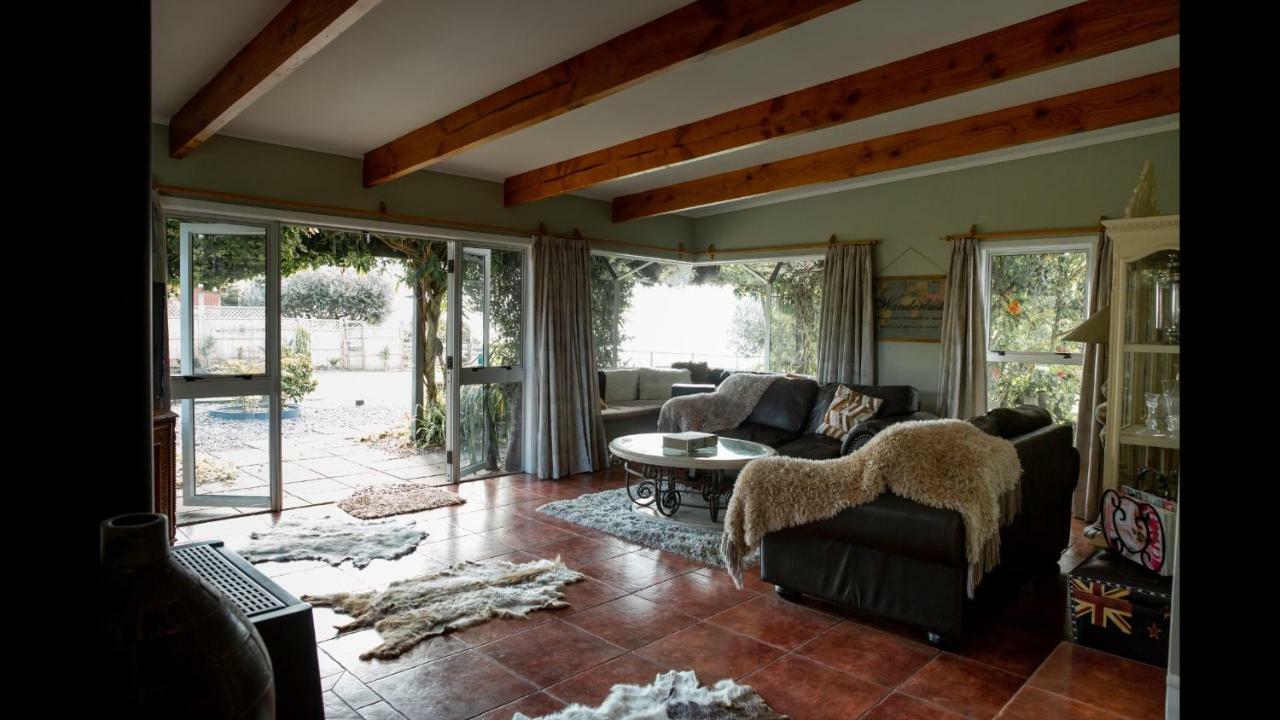 The Olive Grove Guest House Te Kopuru Екстериор снимка