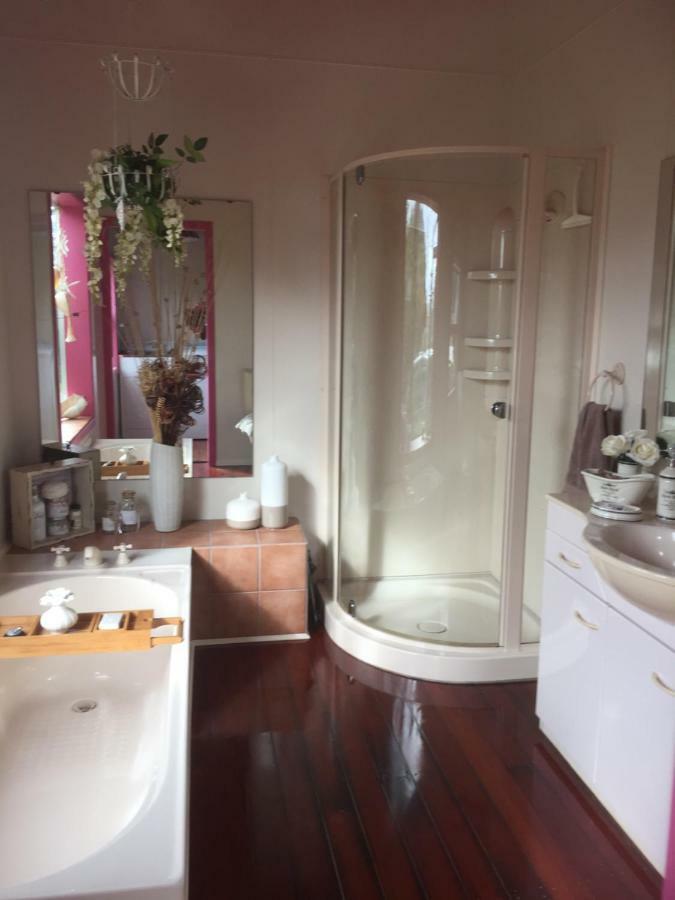 The Olive Grove Guest House Te Kopuru Екстериор снимка